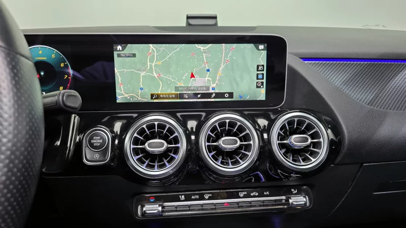 Mercedes-Benz GLA-Class