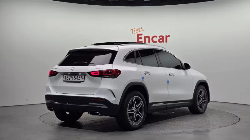 Mercedes-Benz GLA-Class