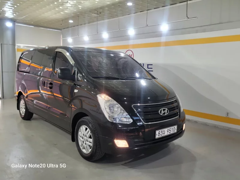Hyundai Starex