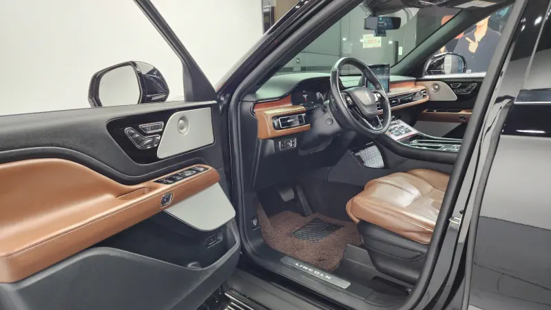 Lincoln Aviator