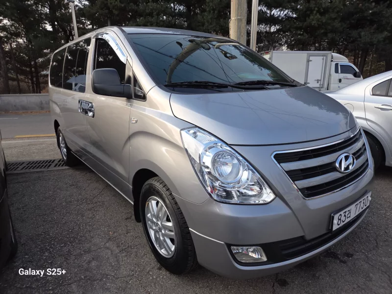 Hyundai Starex