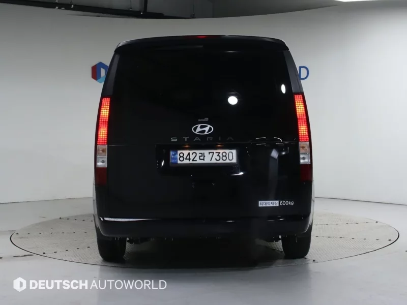 Hyundai Staria