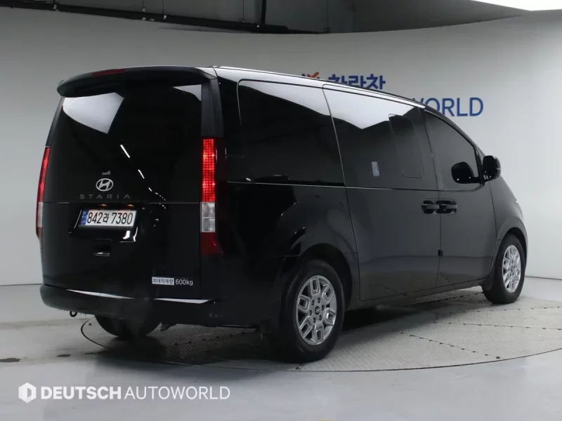 Hyundai Staria