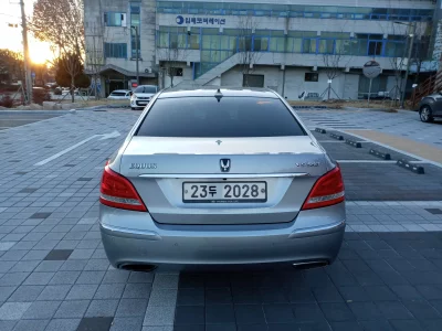 Hyundai Equus
