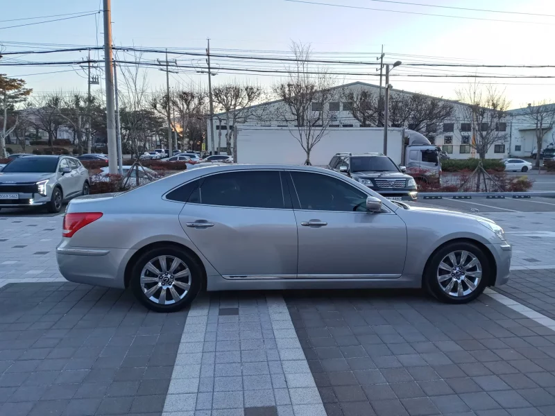 Hyundai Equus