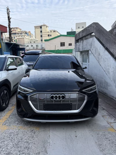 Audi e-tron