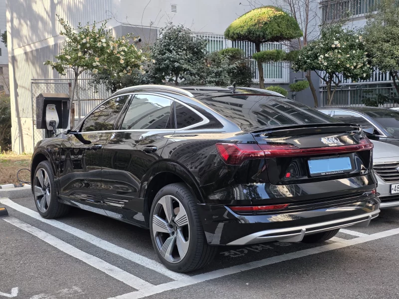 Audi e-tron