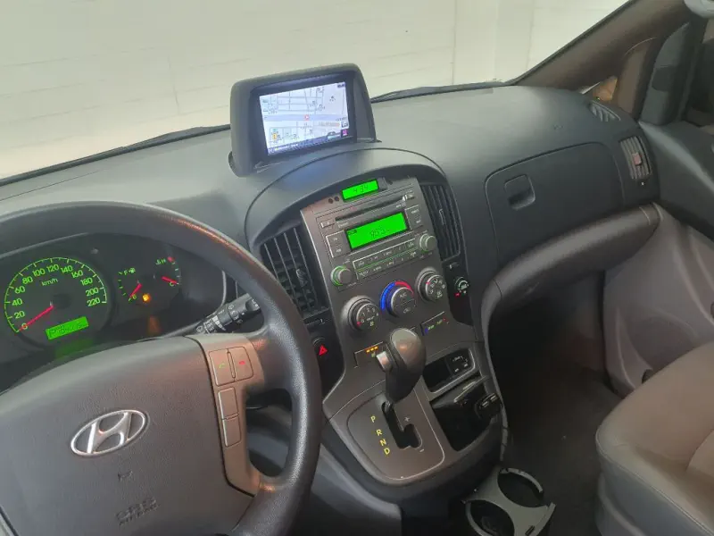 Hyundai Grand Starex