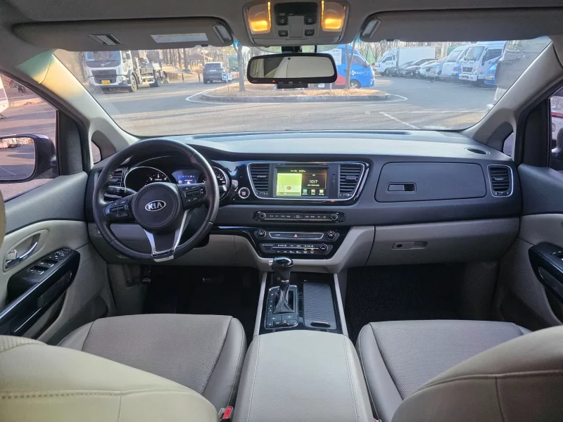 Kia Carnival