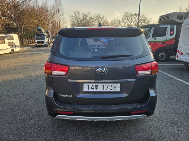Kia Carnival
