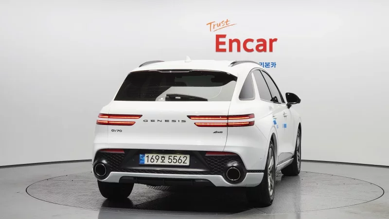 Genesis GV70