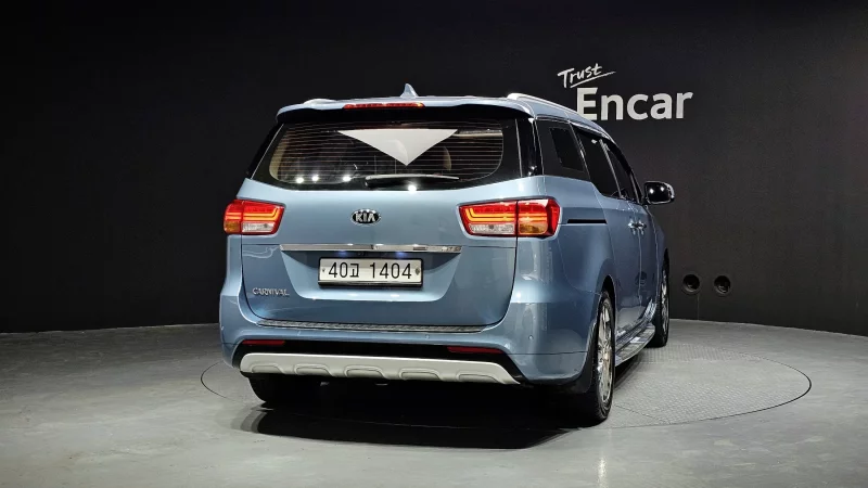 Kia Carnival