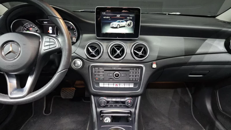 Mercedes-Benz GLA-Class