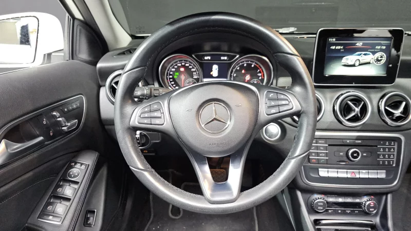 Mercedes-Benz GLA-Class