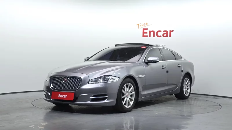 Jaguar XJ
