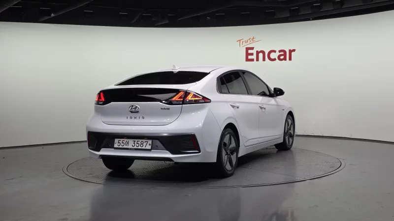 Hyundai Ioniq