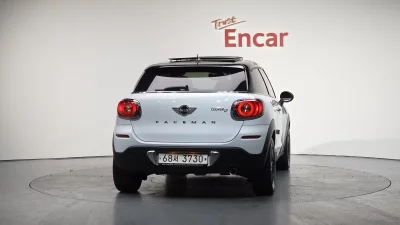 MINI Paceman
