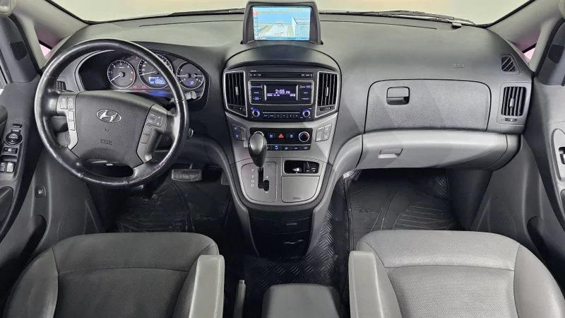 Hyundai Grand Starex