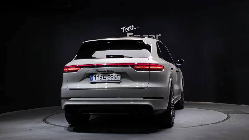 Porsche CAYENNE
