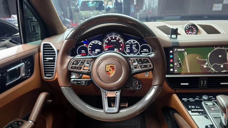 Porsche CAYENNE