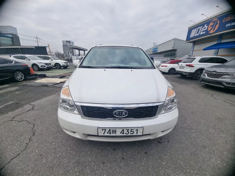 Kia Carnival