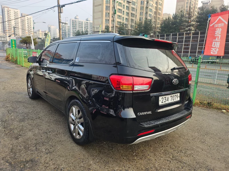 Kia Carnival