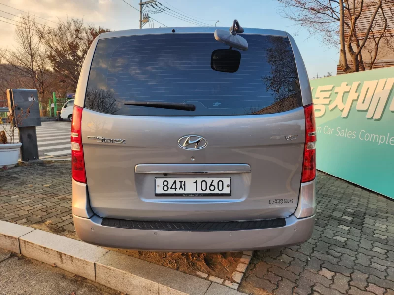 Hyundai Starex
