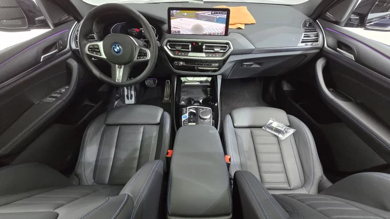 BMW iX3