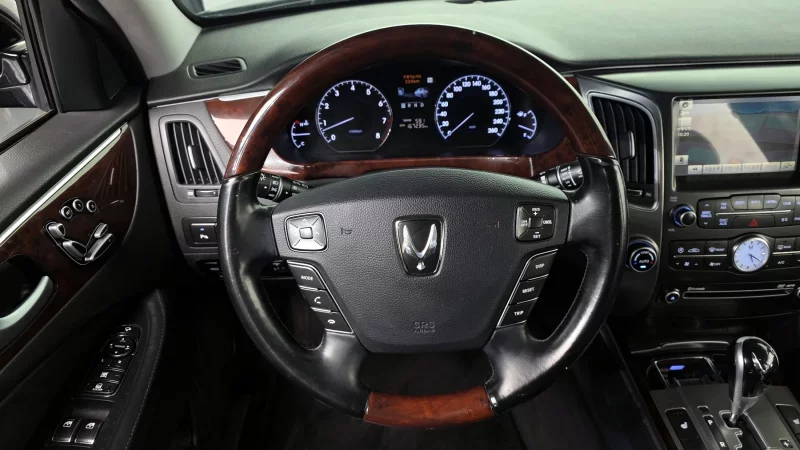 Hyundai Equus