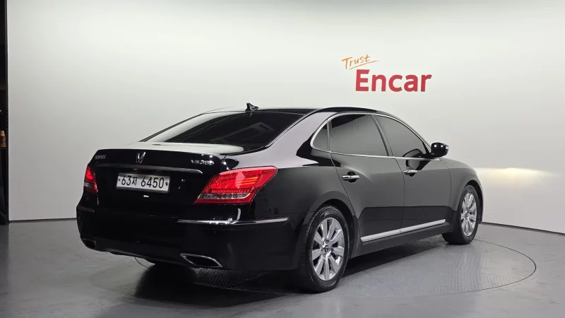 Hyundai Equus