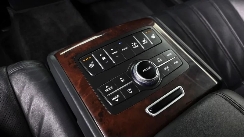 Hyundai Equus