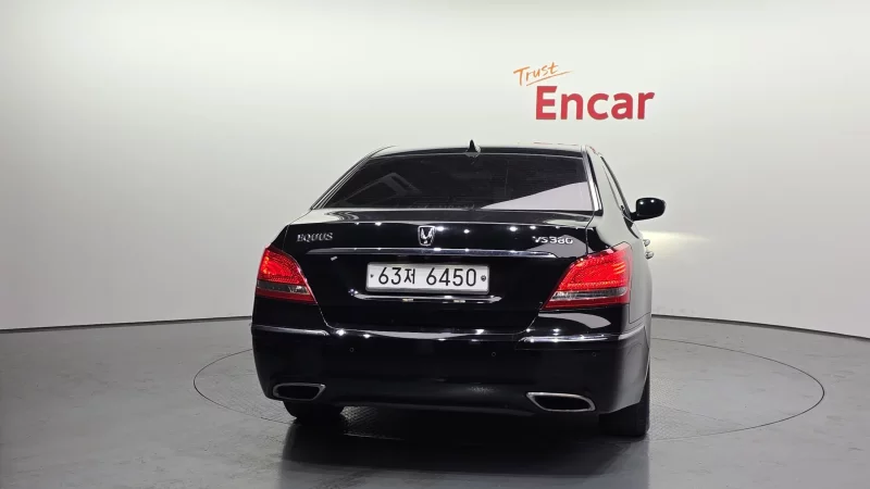 Hyundai Equus