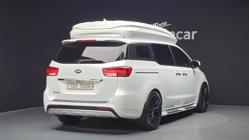 Kia Carnival