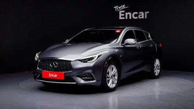 Infiniti Q30
