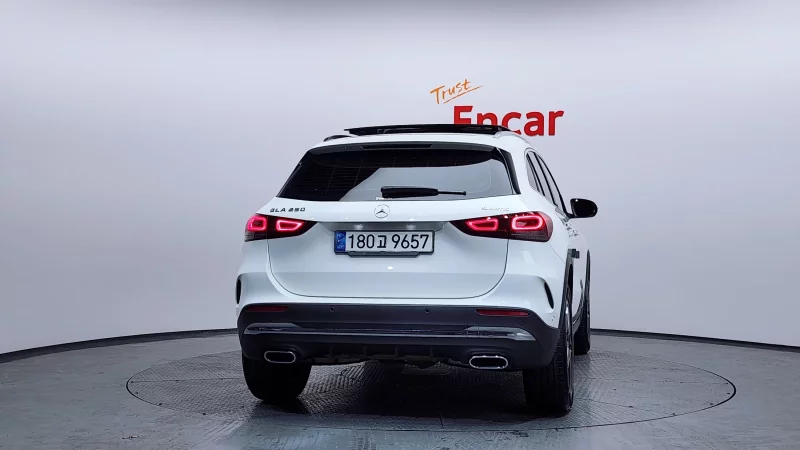 Mercedes-Benz GLA-Class