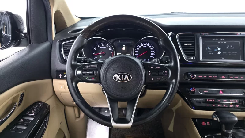 Kia Carnival