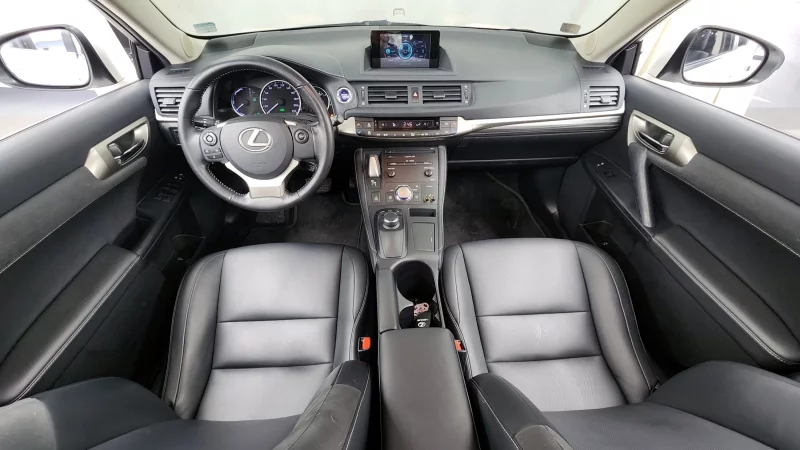 Lexus CT200h