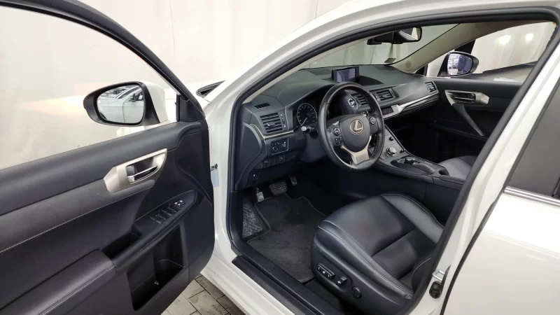 Lexus CT200h