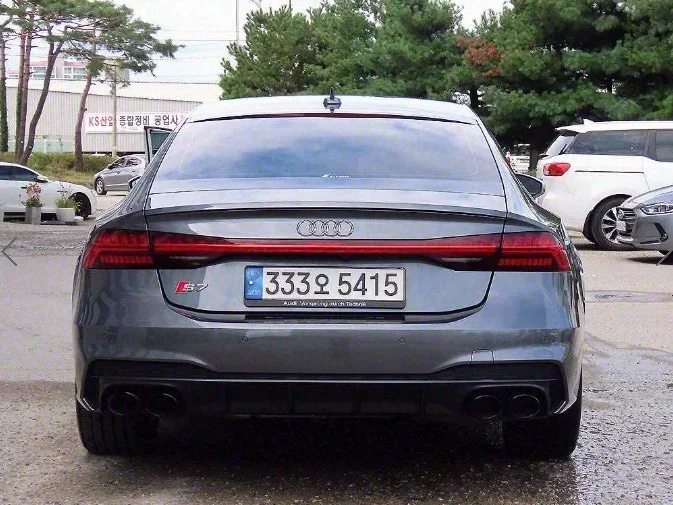 Audi S7