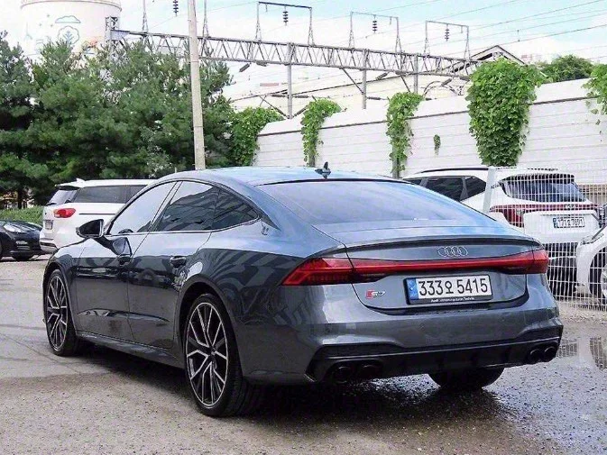 Audi S7
