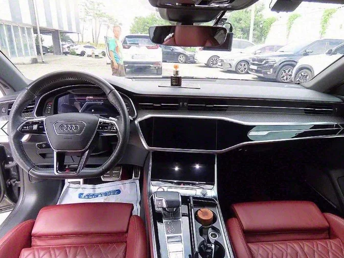Audi S7