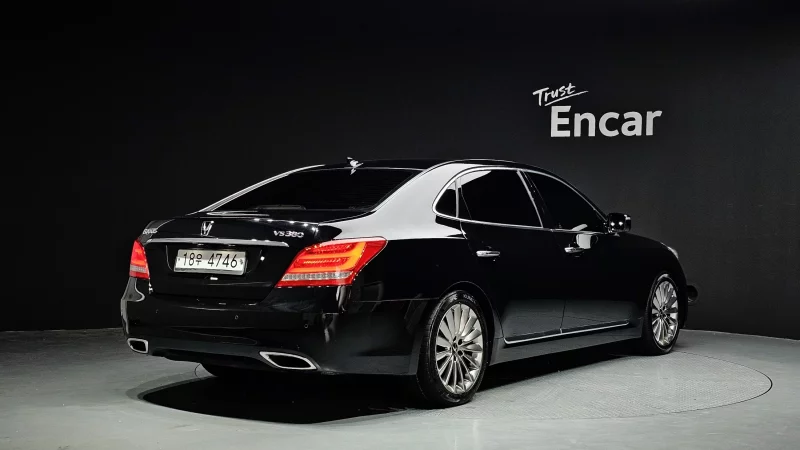 Hyundai Equus