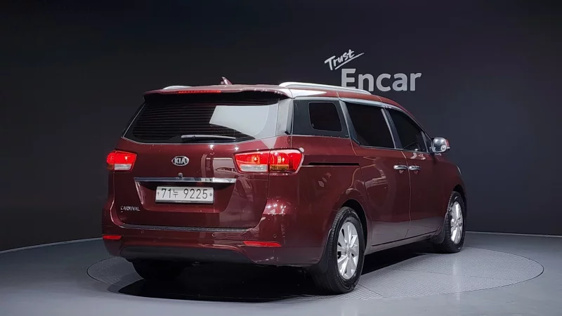 Kia Carnival