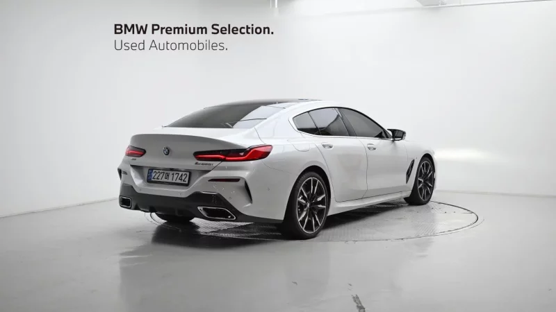 BMW 8-Series
