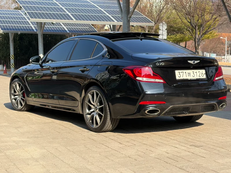 Genesis G70