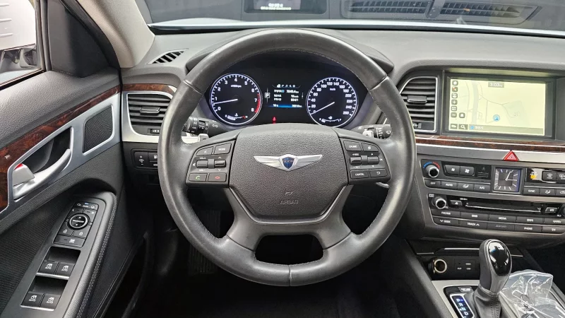 Hyundai Genesis