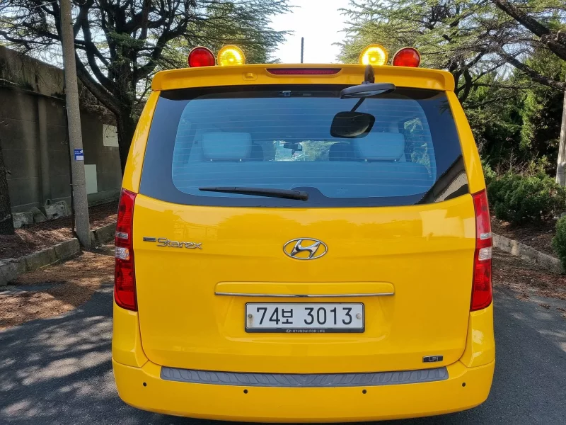 Hyundai Starex