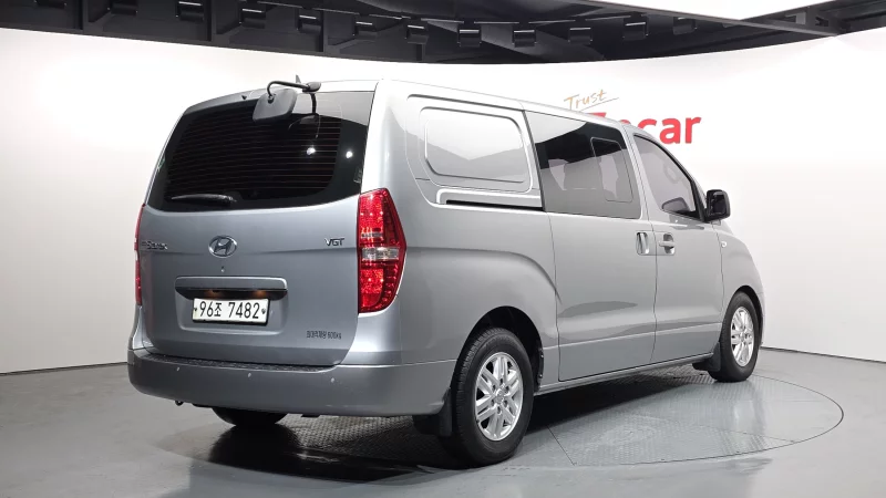 Hyundai Grand Starex