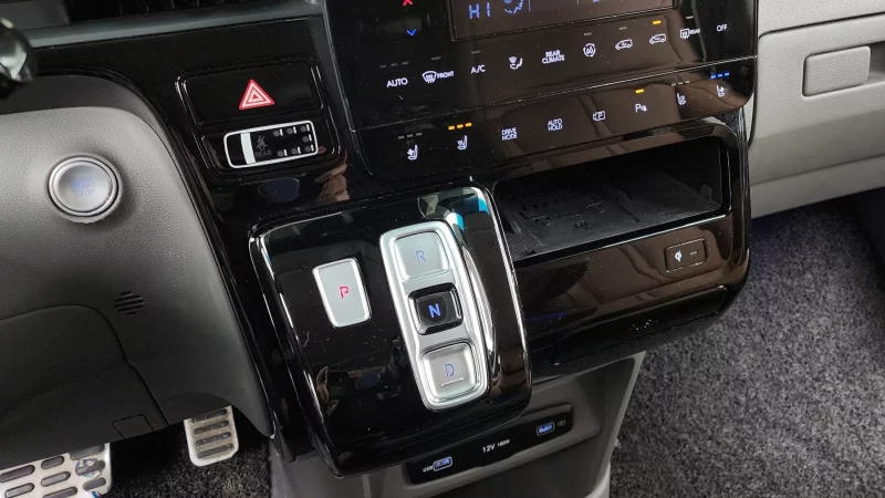 Hyundai Staria