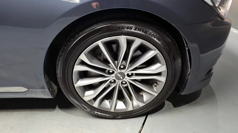 Hyundai Genesis